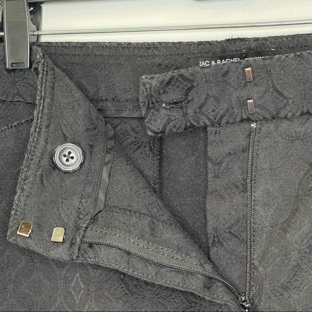 Diamond Pattern Capri Pants - Picture 4 of 13
